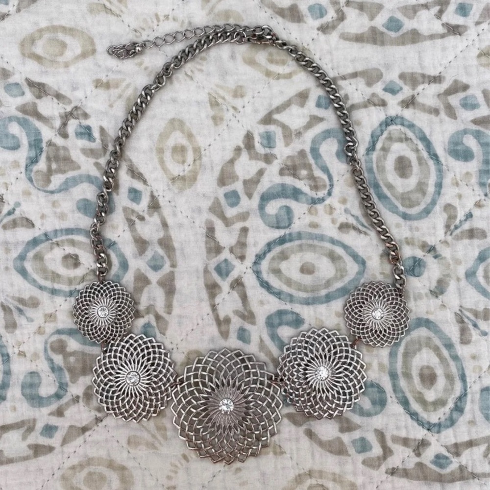 Pretty Statement Necklace